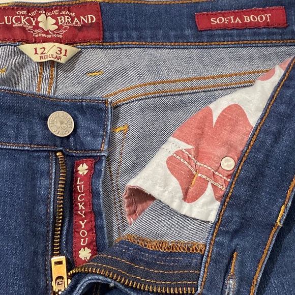 Lucky Sofia Boot Cut - Picture 2 of 5